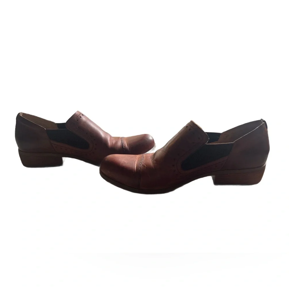 Korks Gertrude Slip-On Shoes
Brown Leather Ankle Booties - Picture 3 of 11